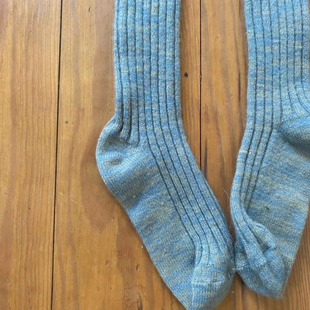 Chic Blue Ribbed Women's Kilt Socks